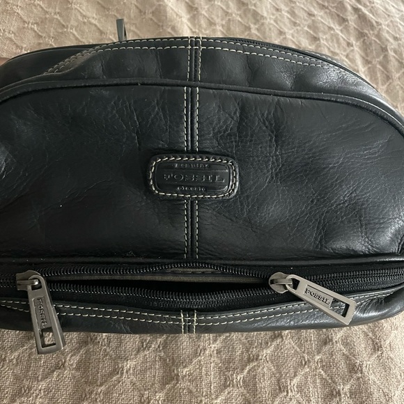 Fossil Black Genuine Leather Toiletry Bag(Men’s) - Picture 7 of 9